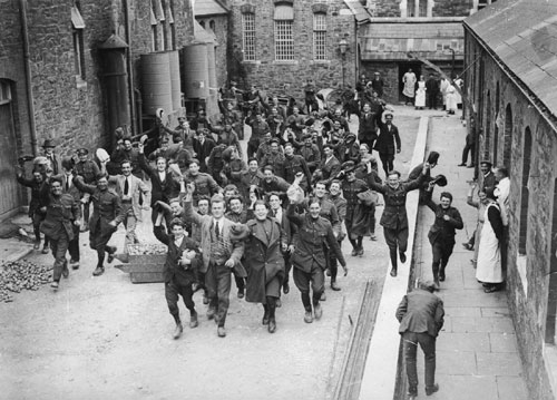 ������������ ��� (The IRA in WWII)